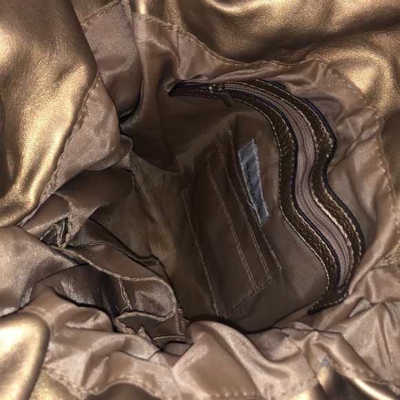 Wilson’s Leather Gold and Silver Purse - Picture 6 of 6